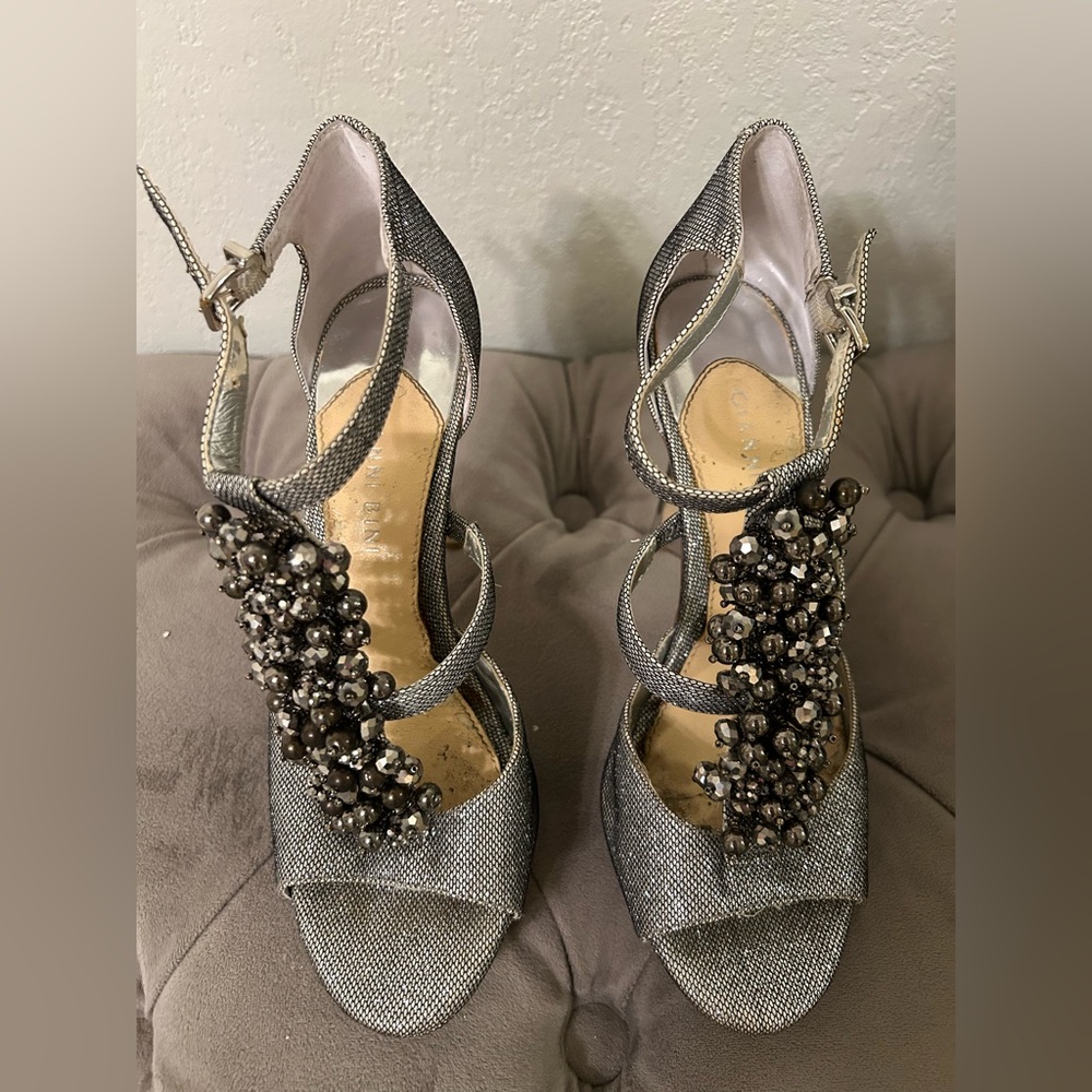 Gianni Bini Women’s Silver Heels Size 7